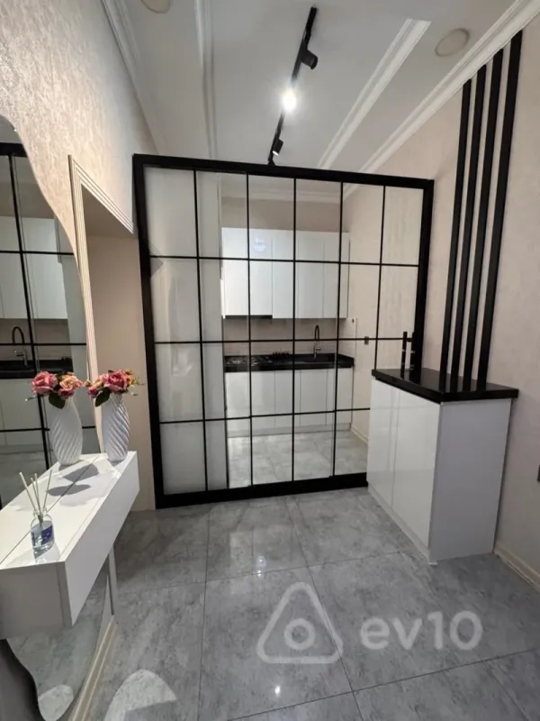 Kirayə verilir 2 otaqlı yeni tikili 80 m²