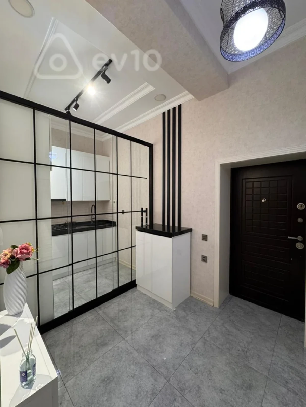 Kirayə verilir 2 otaqlı yeni tikili 80 m²