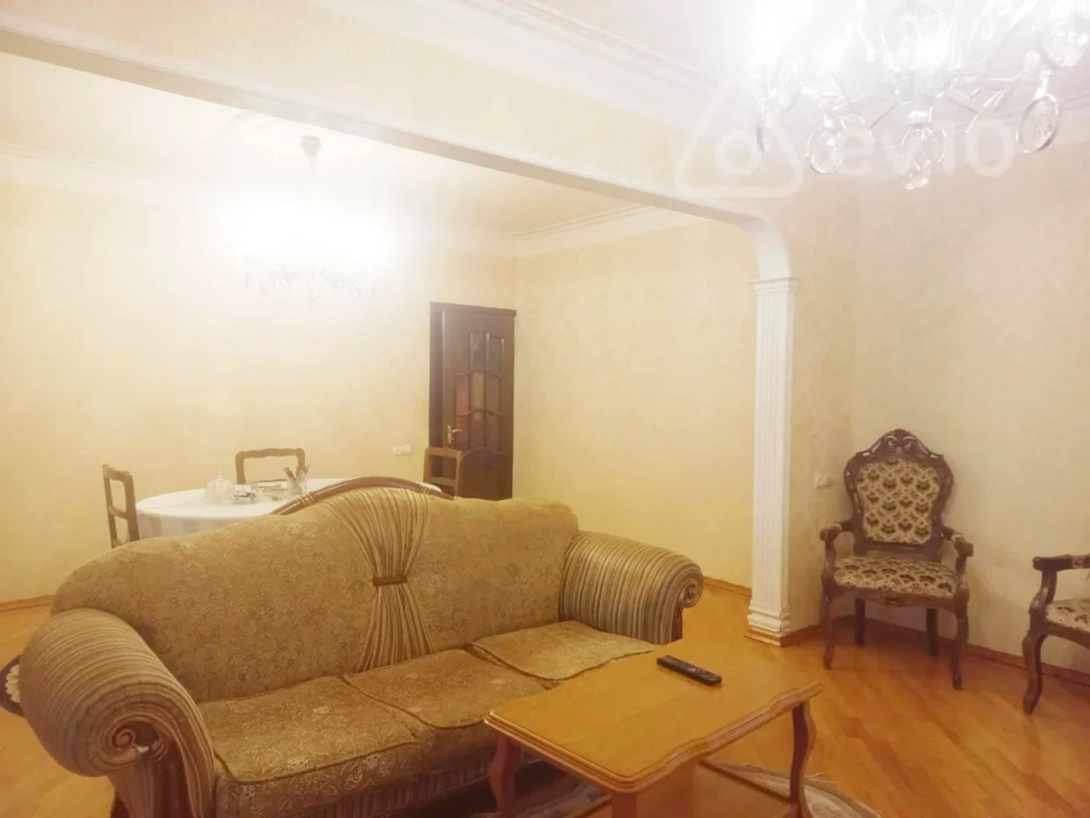 Satılır 5 otaqlı köhnə tikili 130 m²