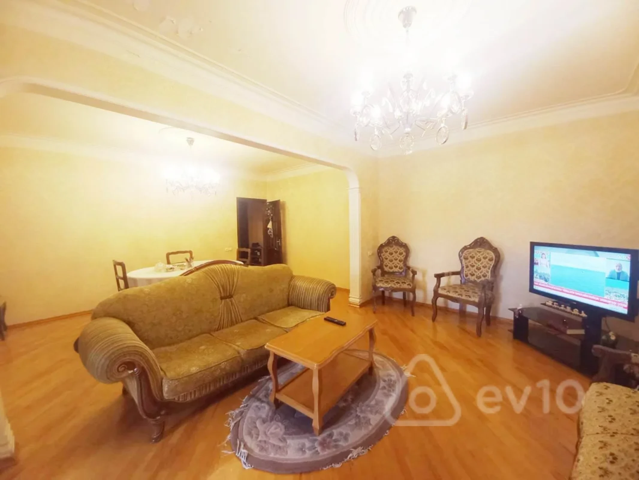 Satılır 5 otaqlı köhnə tikili 130 m²