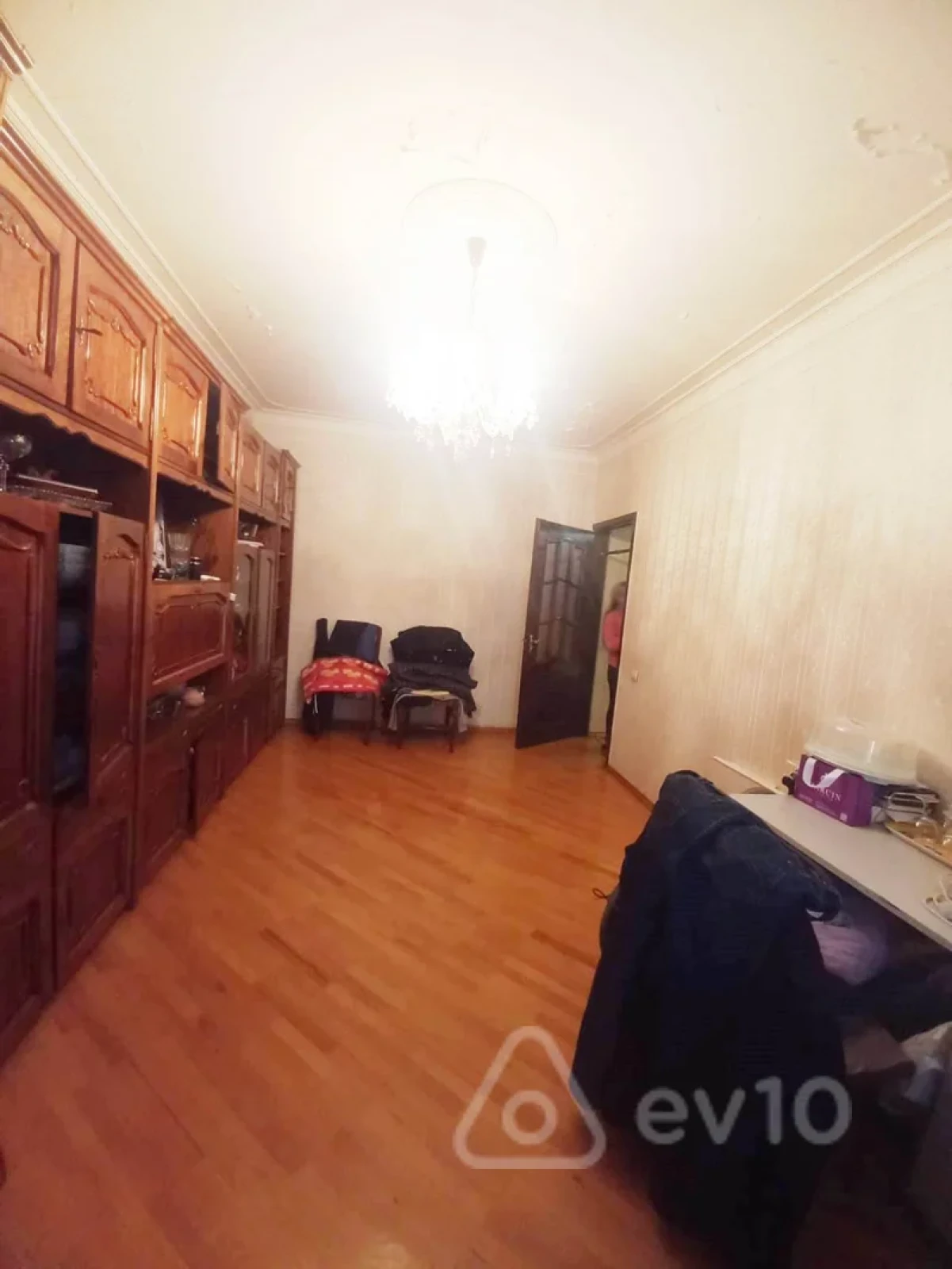Satılır 5 otaqlı köhnə tikili 130 m²