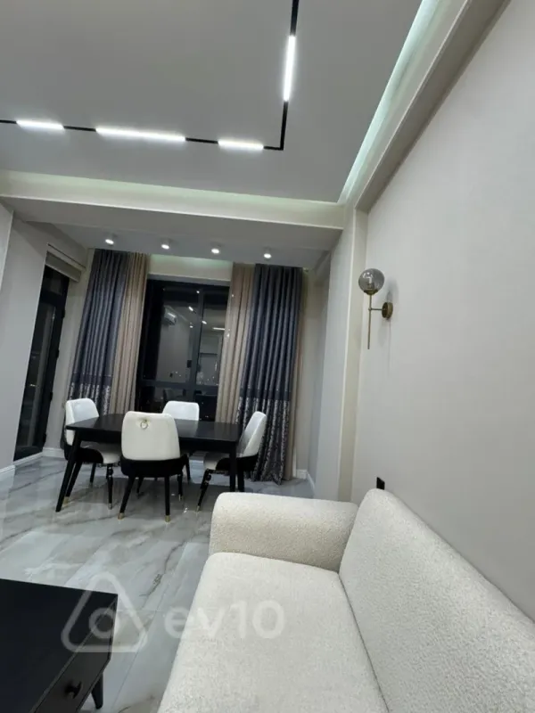 Kirayə verilir 3 otaqlı yeni tikili 110 m²