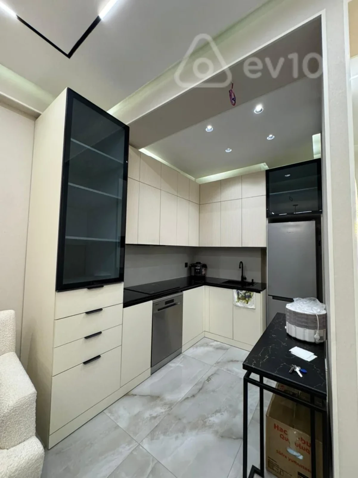 Kirayə verilir 3 otaqlı yeni tikili 110 m²