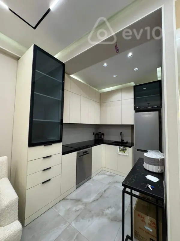 Kirayə verilir 3 otaqlı yeni tikili 110 m²