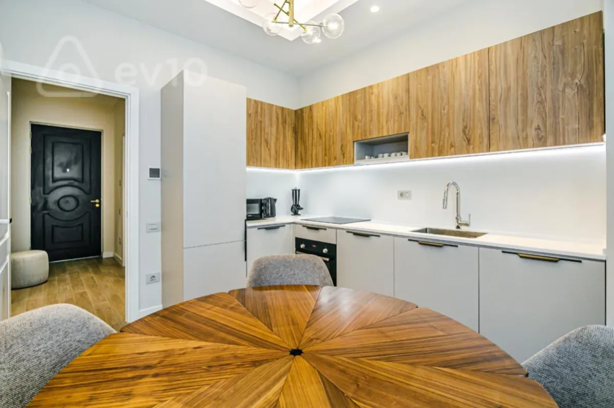 Kirayə verilir 3 otaqlı yeni tikili 100 m²