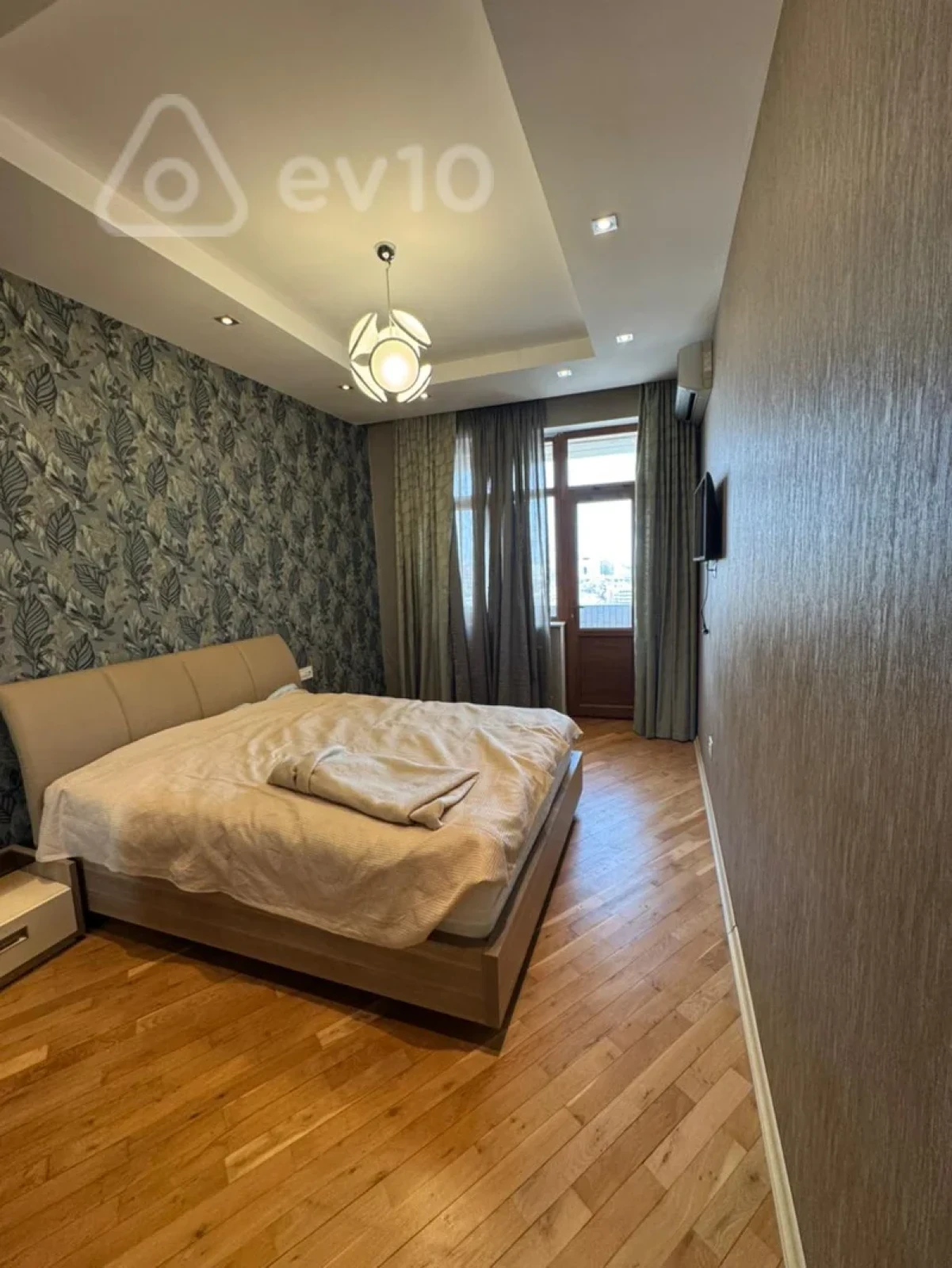 Kirayə verilir 3 otaqlı yeni tikili 130 m²