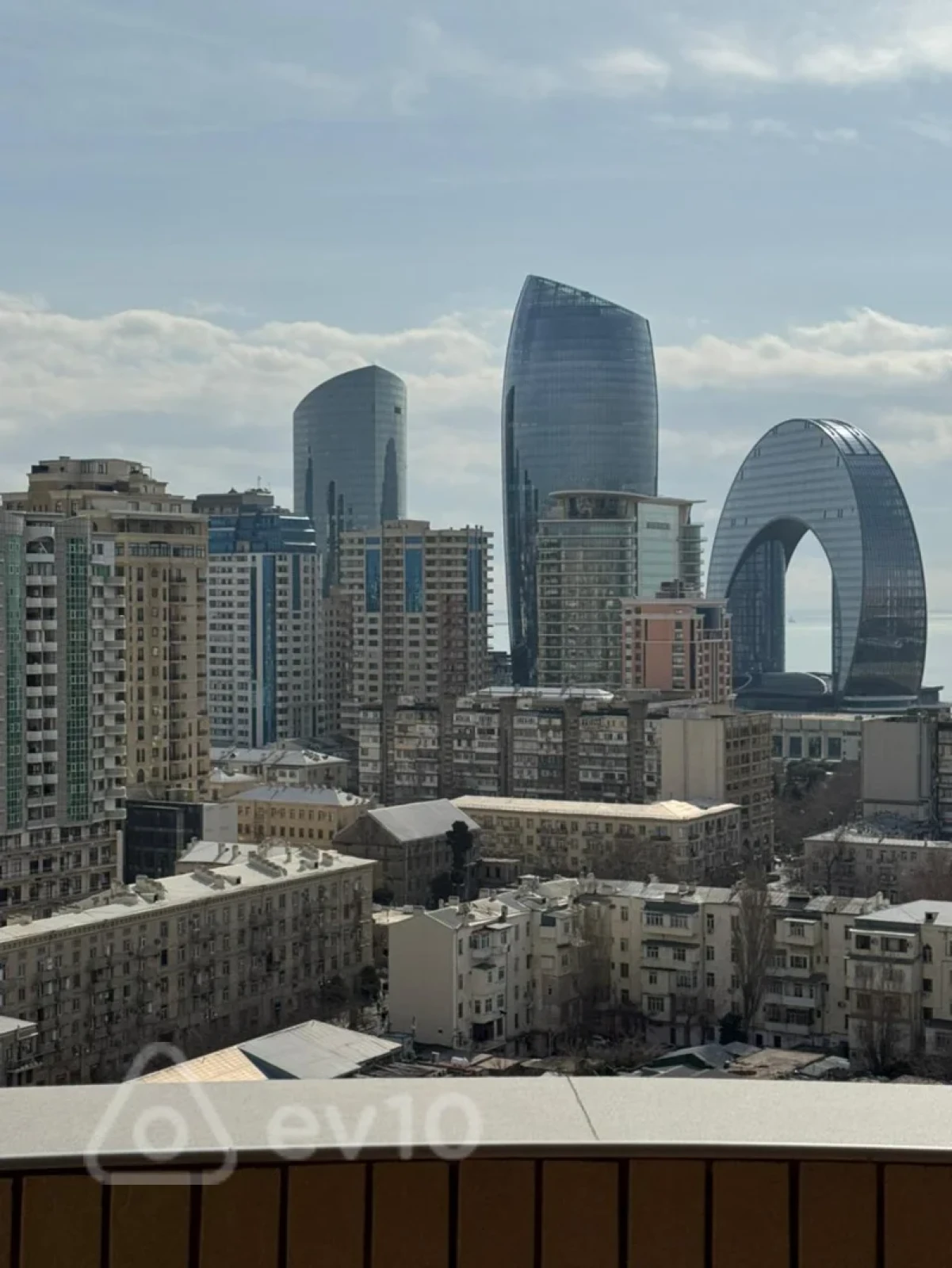 Kirayə verilir 3 otaqlı yeni tikili 130 m²