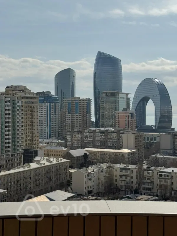 Kirayə verilir 3 otaqlı yeni tikili 130 m²