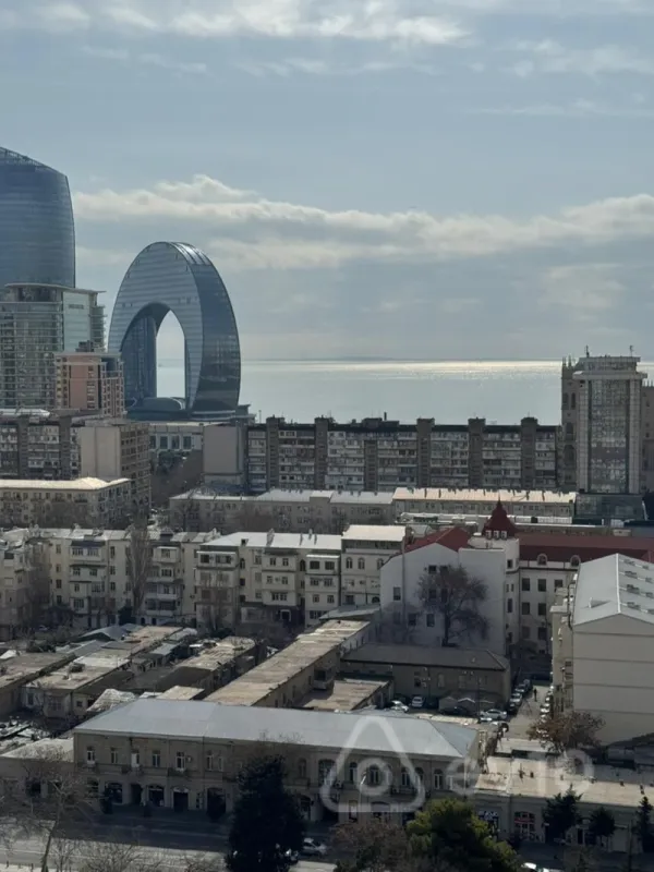 Kirayə verilir 3 otaqlı yeni tikili 130 m²