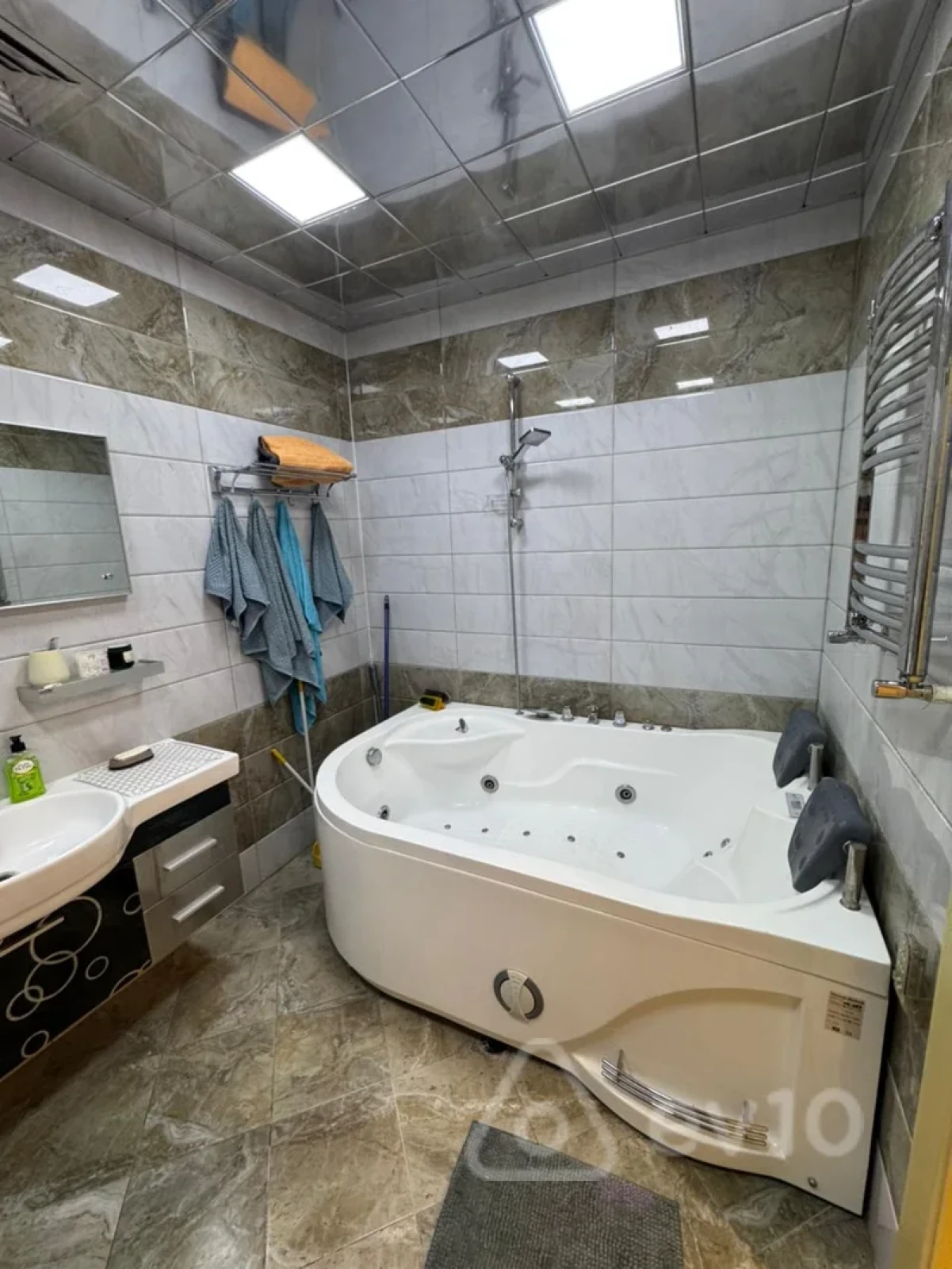 Kirayə verilir 3 otaqlı yeni tikili 130 m²