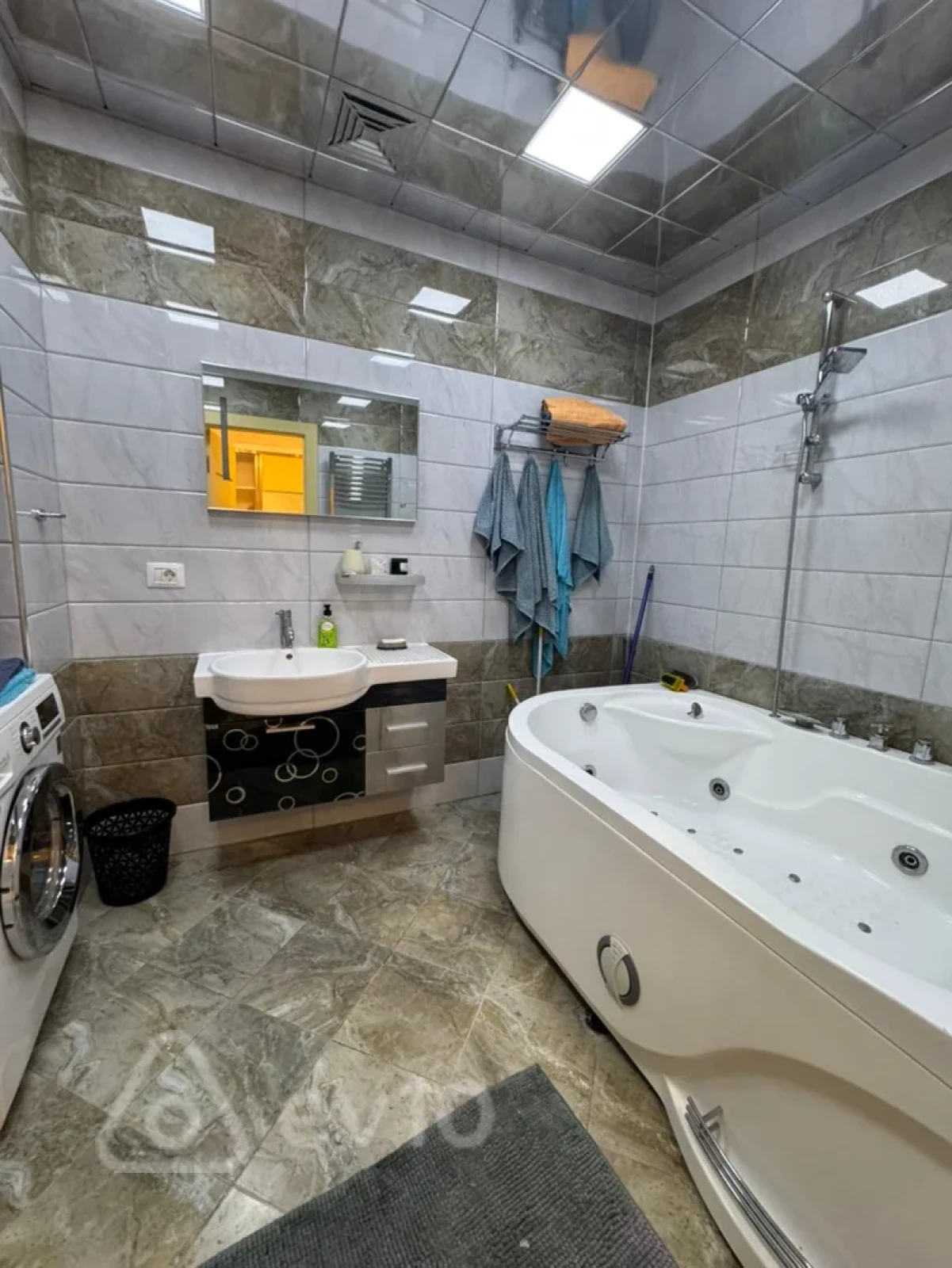 Kirayə verilir 3 otaqlı yeni tikili 130 m²