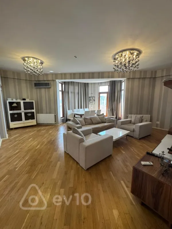 Kirayə verilir 3 otaqlı yeni tikili 130 m²
