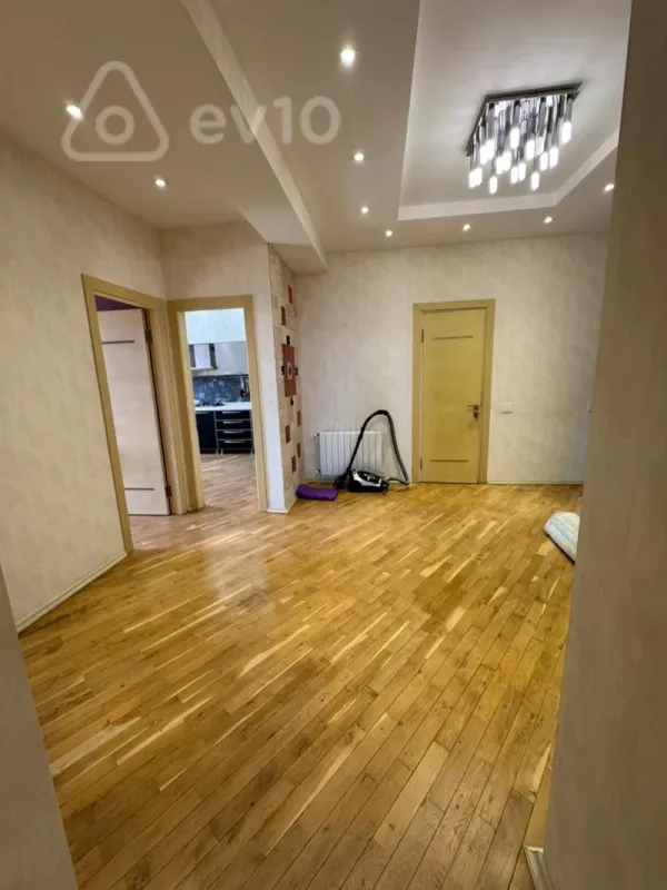 Kirayə verilir 3 otaqlı yeni tikili 130 m²