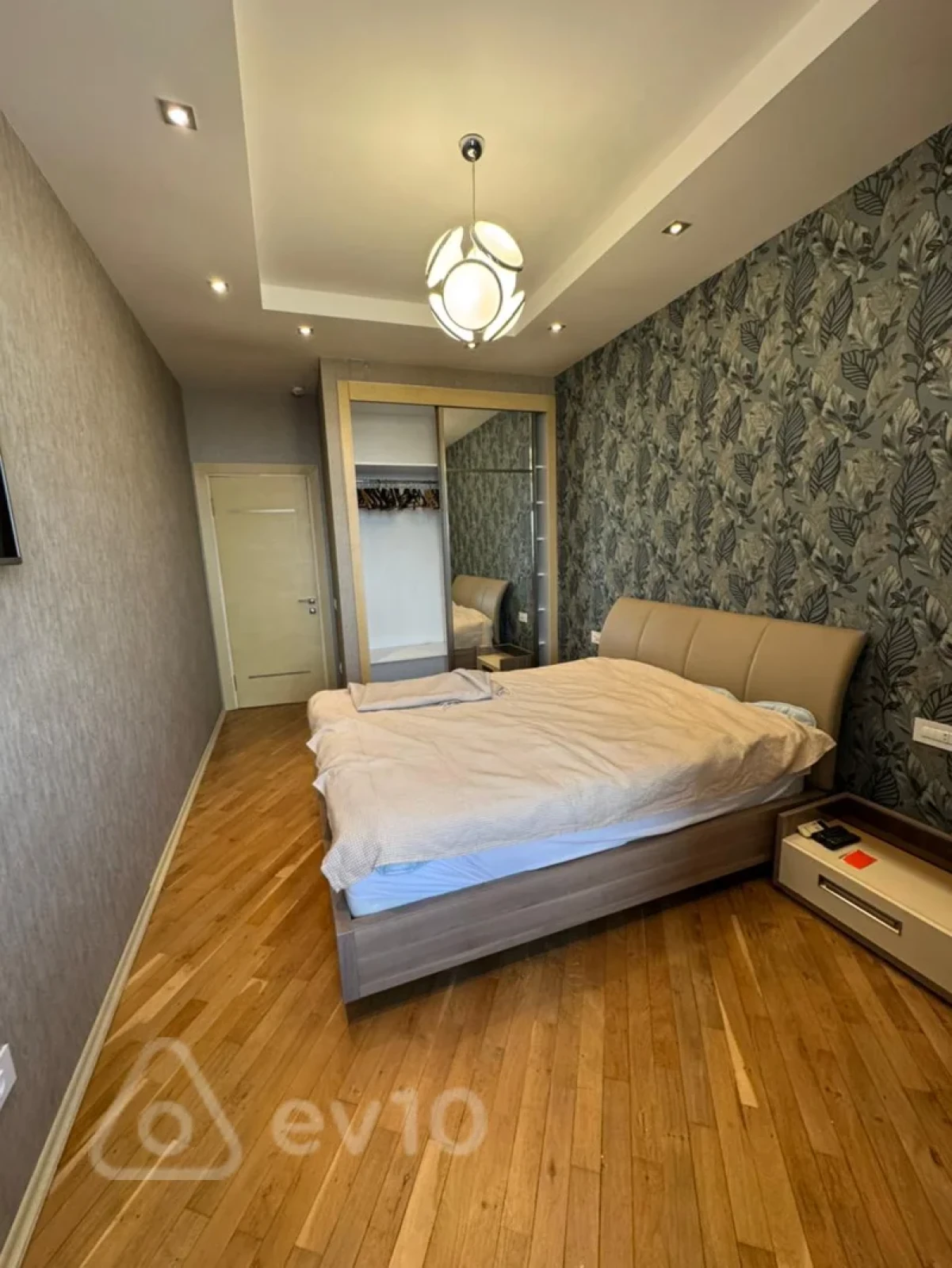 Kirayə verilir 3 otaqlı yeni tikili 130 m²