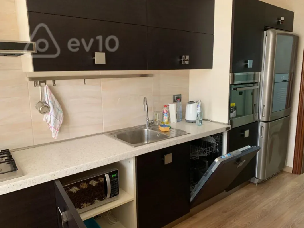 Kirayə verilir 2 otaqlı yeni tikili 100 m²