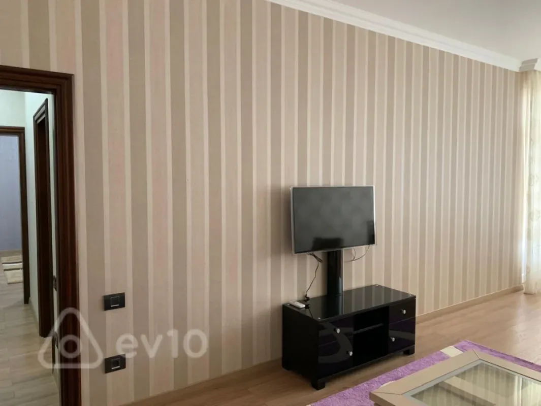 Kirayə verilir 2 otaqlı yeni tikili 100 m²