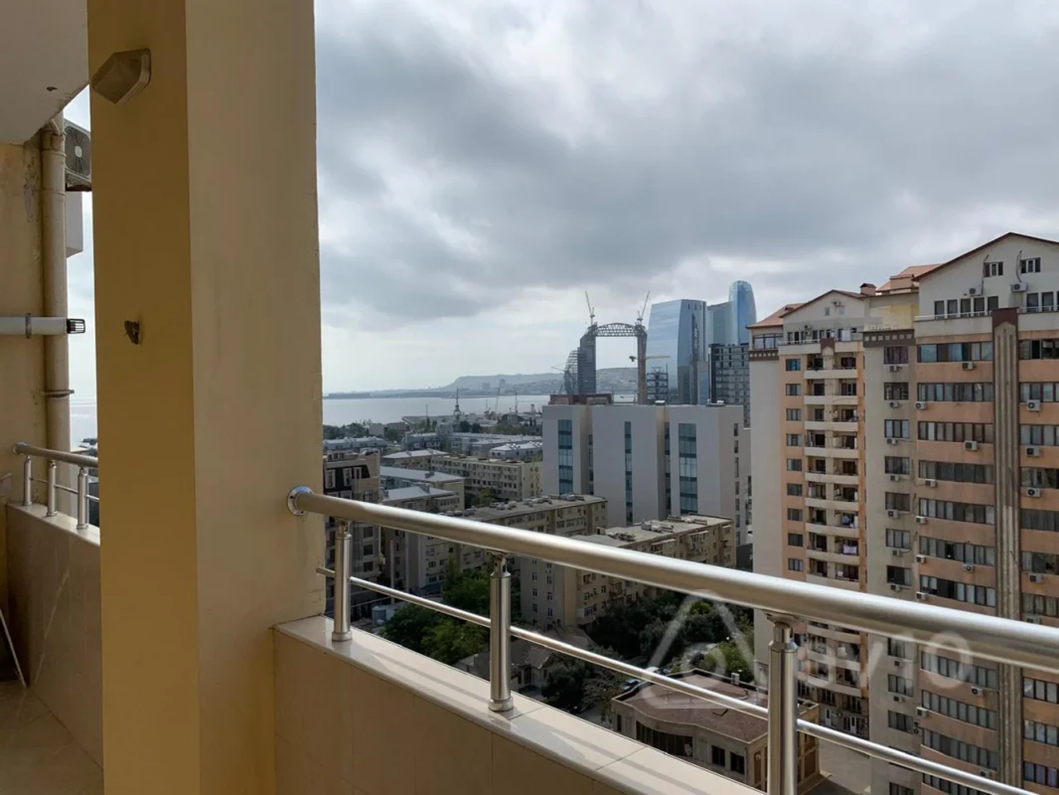 Kirayə verilir 2 otaqlı yeni tikili 100 m²