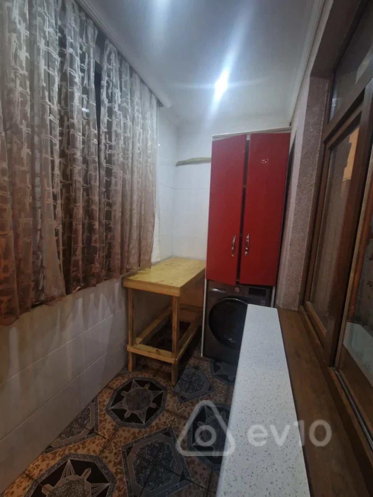 Kirayə verilir 3 otaqlı köhnə tikili 55 m²