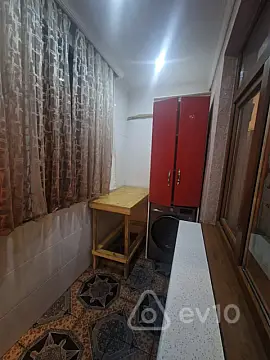 Kirayə verilir 3 otaqlı köhnə tikili 55 m²