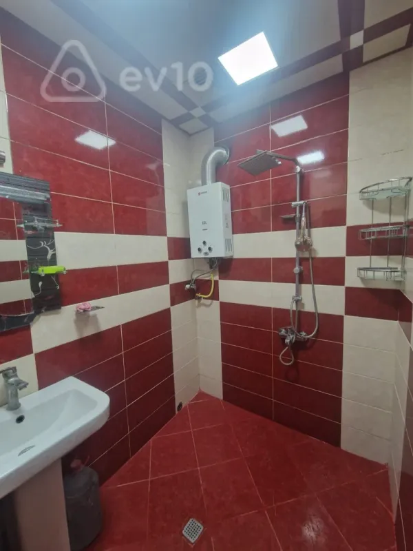 Kirayə verilir 3 otaqlı köhnə tikili 55 m²
