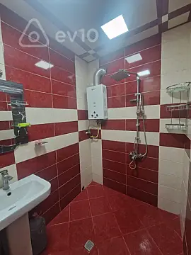 Kirayə verilir 3 otaqlı köhnə tikili 55 m²