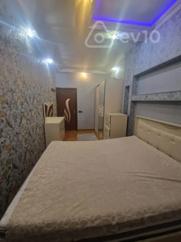 Kirayə verilir 3 otaqlı köhnə tikili 55 m²