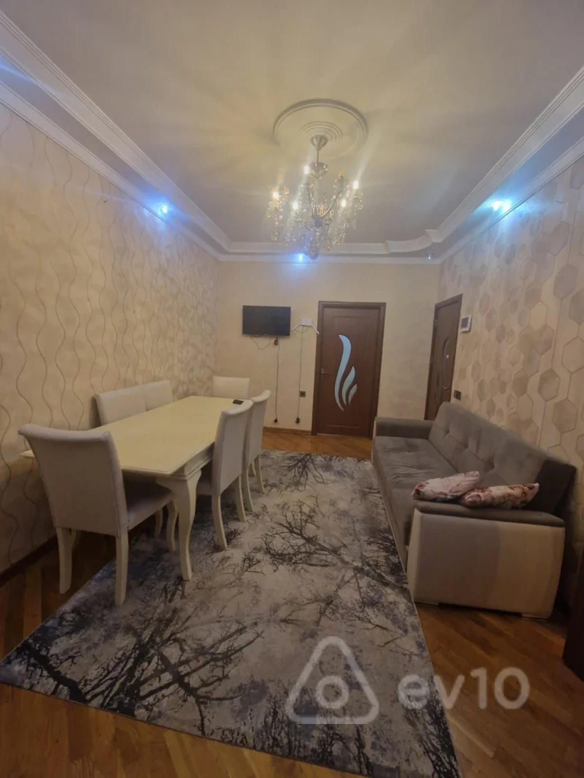 Kirayə verilir 3 otaqlı köhnə tikili 55 m²