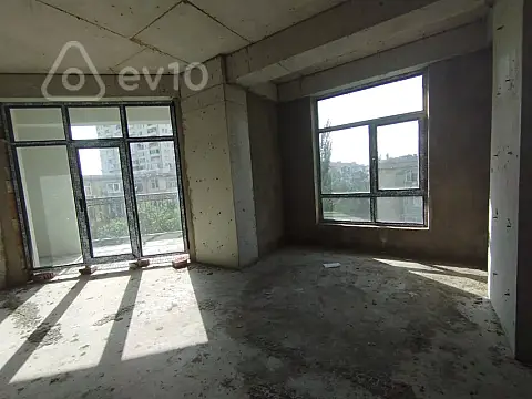 Satılır 4 otaqlı yeni tikili 196 m²