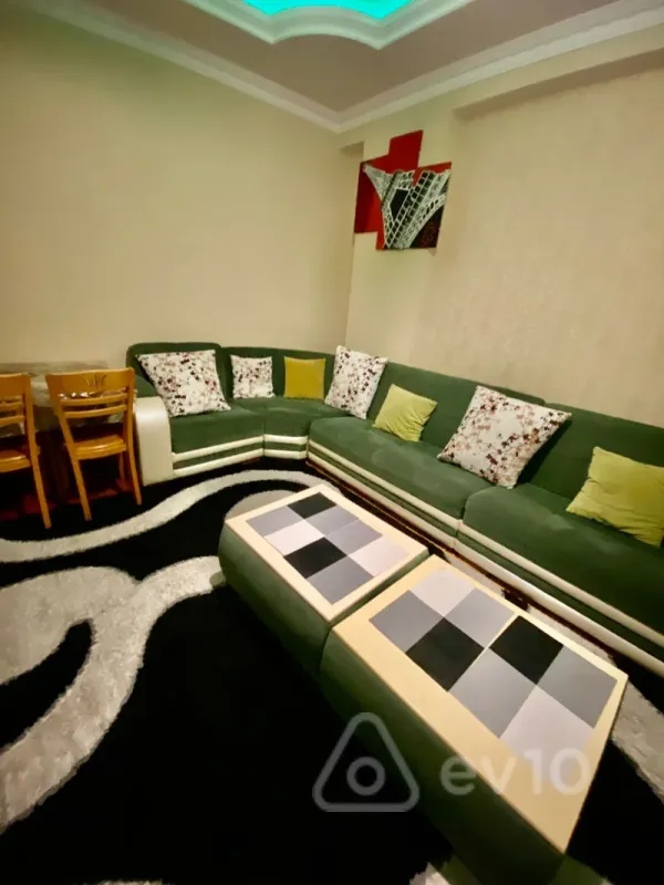 Kirayə verilir 2 otaqlı yeni tikili 60 m²