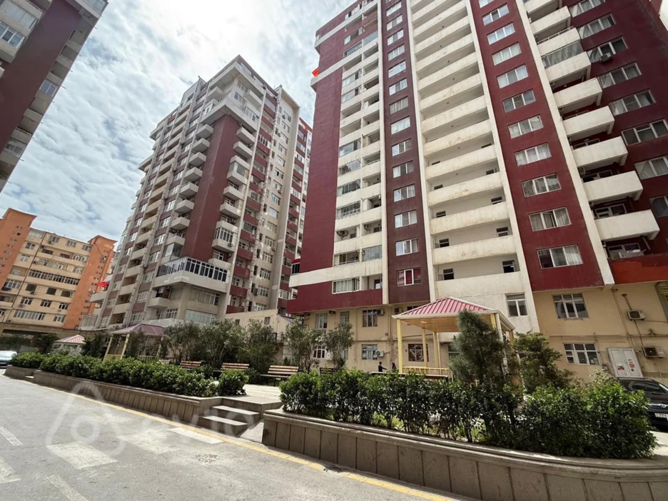 Kirayə verilir 2 otaqlı yeni tikili 71 m²