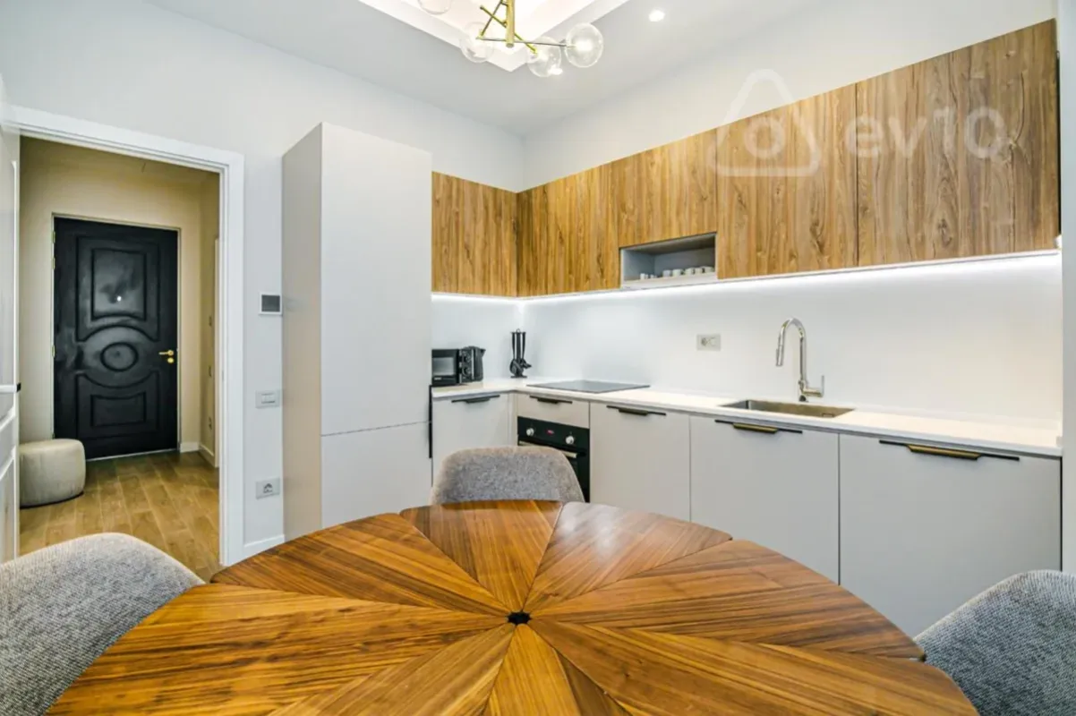 Kirayə verilir 3 otaqlı yeni tikili 110 m²