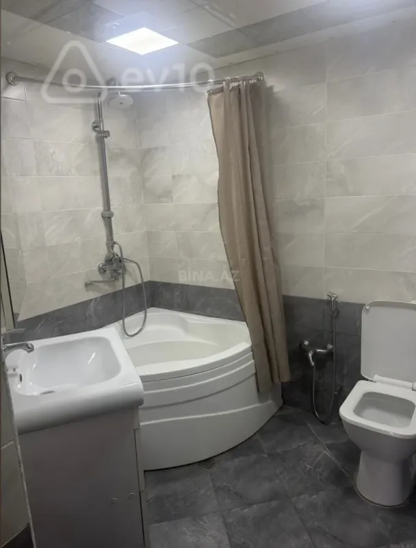 Kirayə verilir 2 otaqlı yeni tikili 68 m²