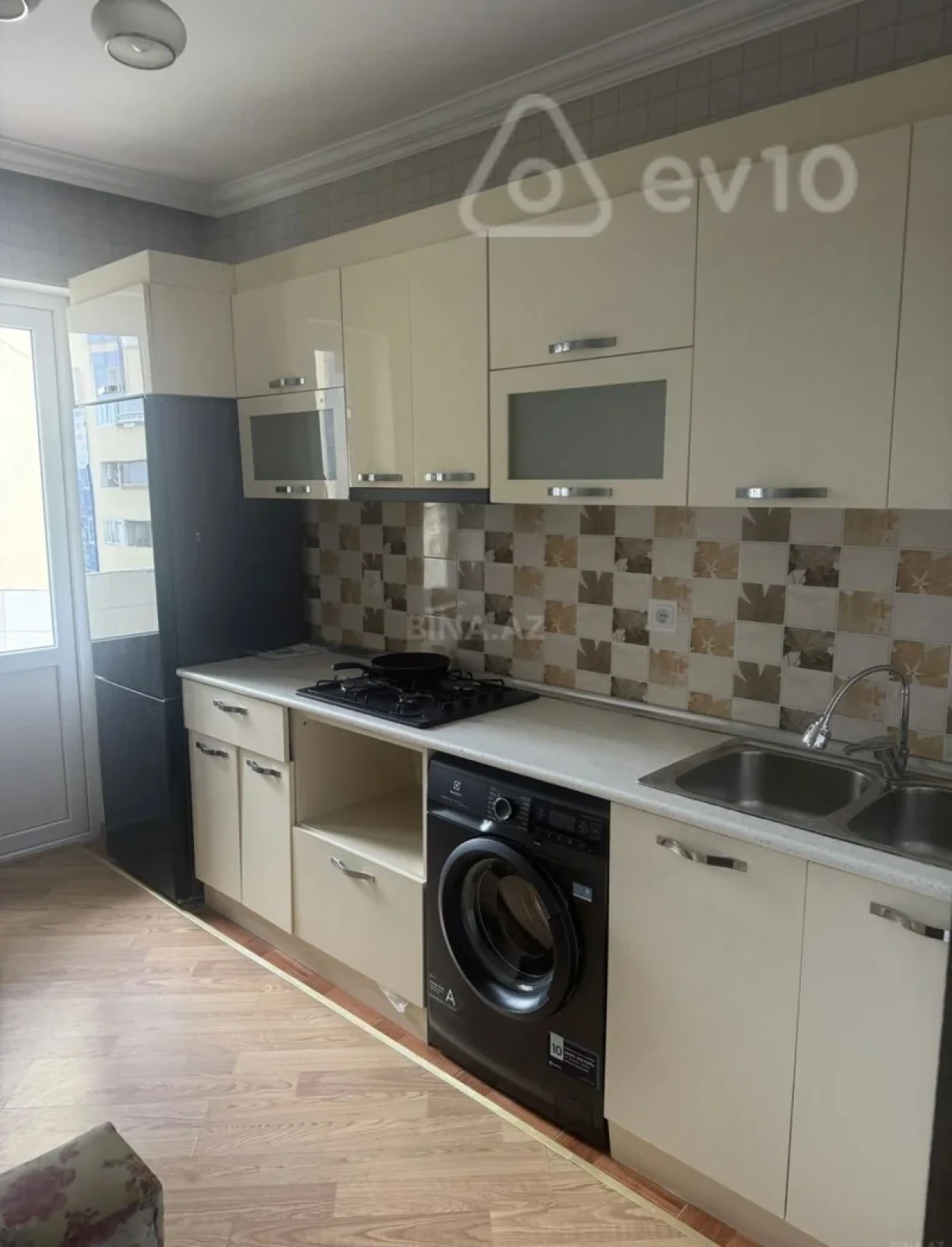 Kirayə verilir 2 otaqlı yeni tikili 68 m²