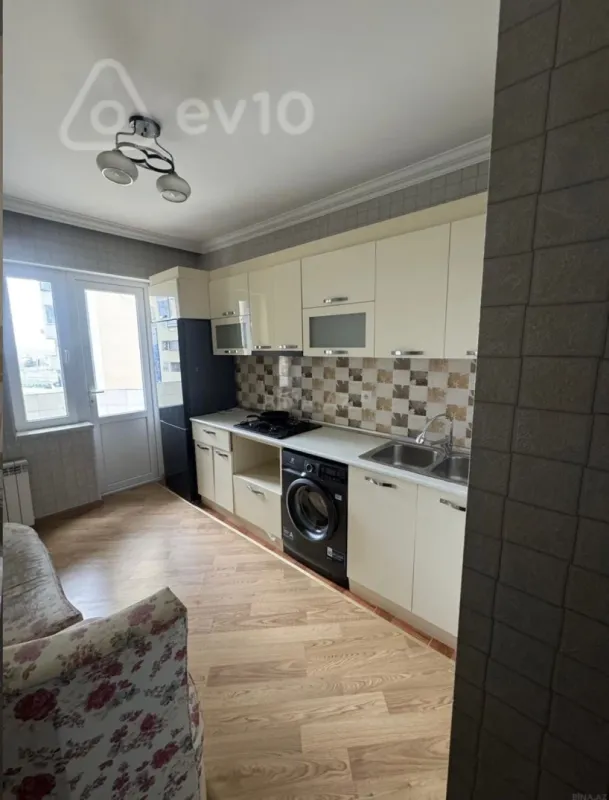 Kirayə verilir 2 otaqlı yeni tikili 68 m²