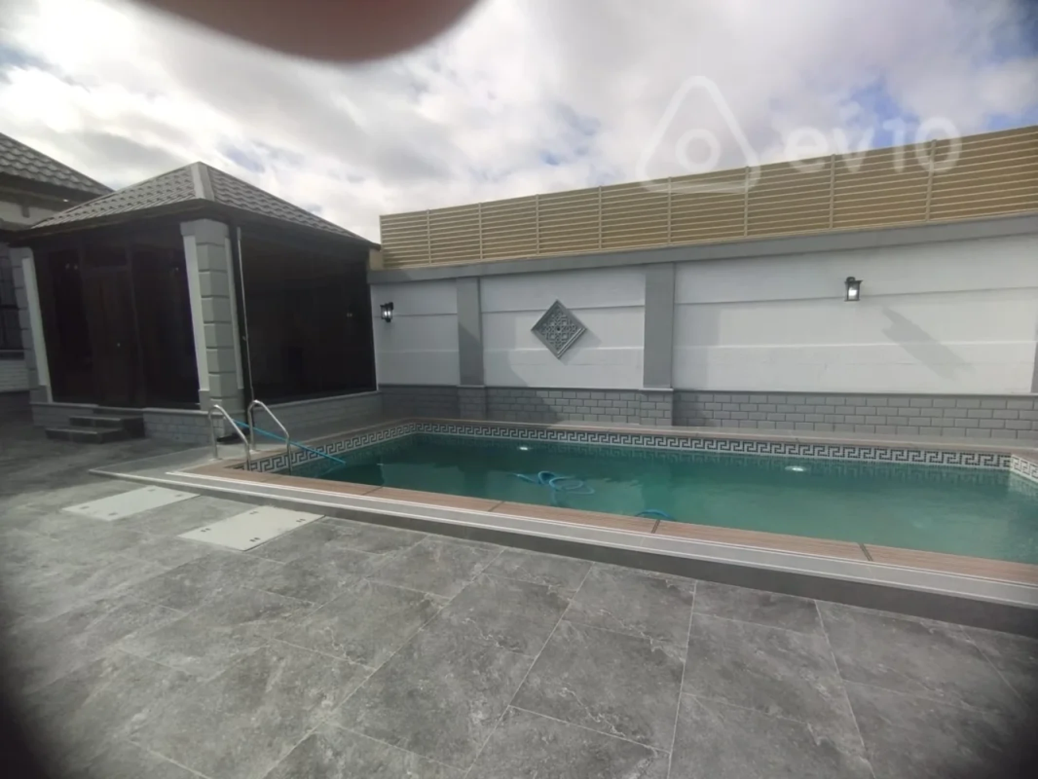 Satılır 3 otaqlı həyət evi 110 m²