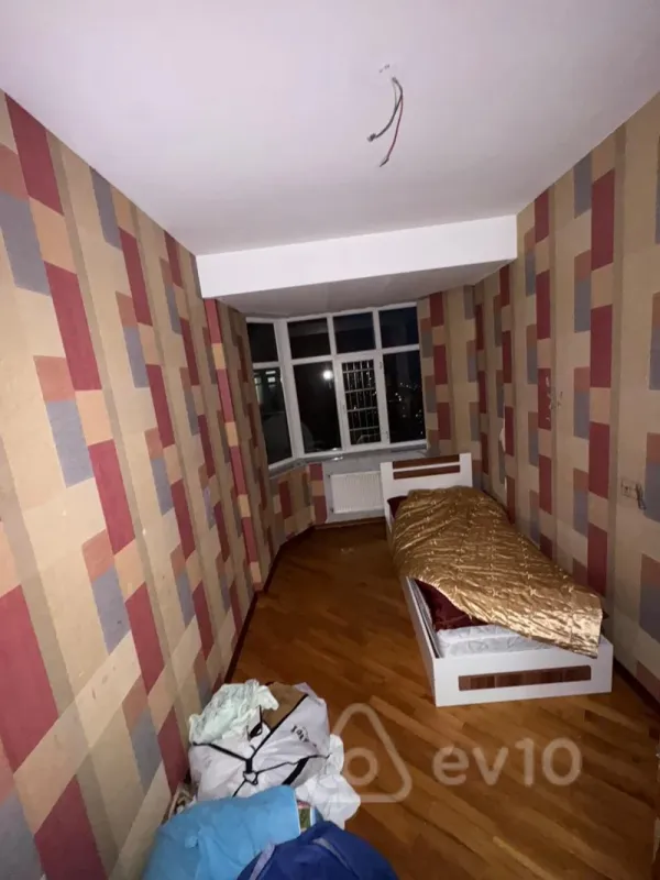Kirayə verilir 3 otaqlı yeni tikili 100 m²