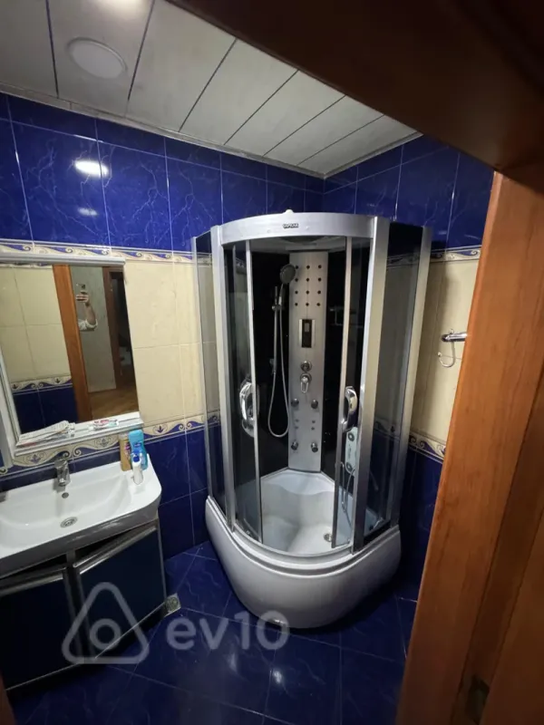 Kirayə verilir 3 otaqlı yeni tikili 100 m²