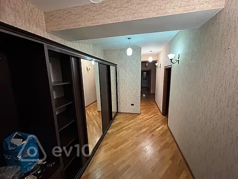 Kirayə verilir 3 otaqlı yeni tikili 100 m²