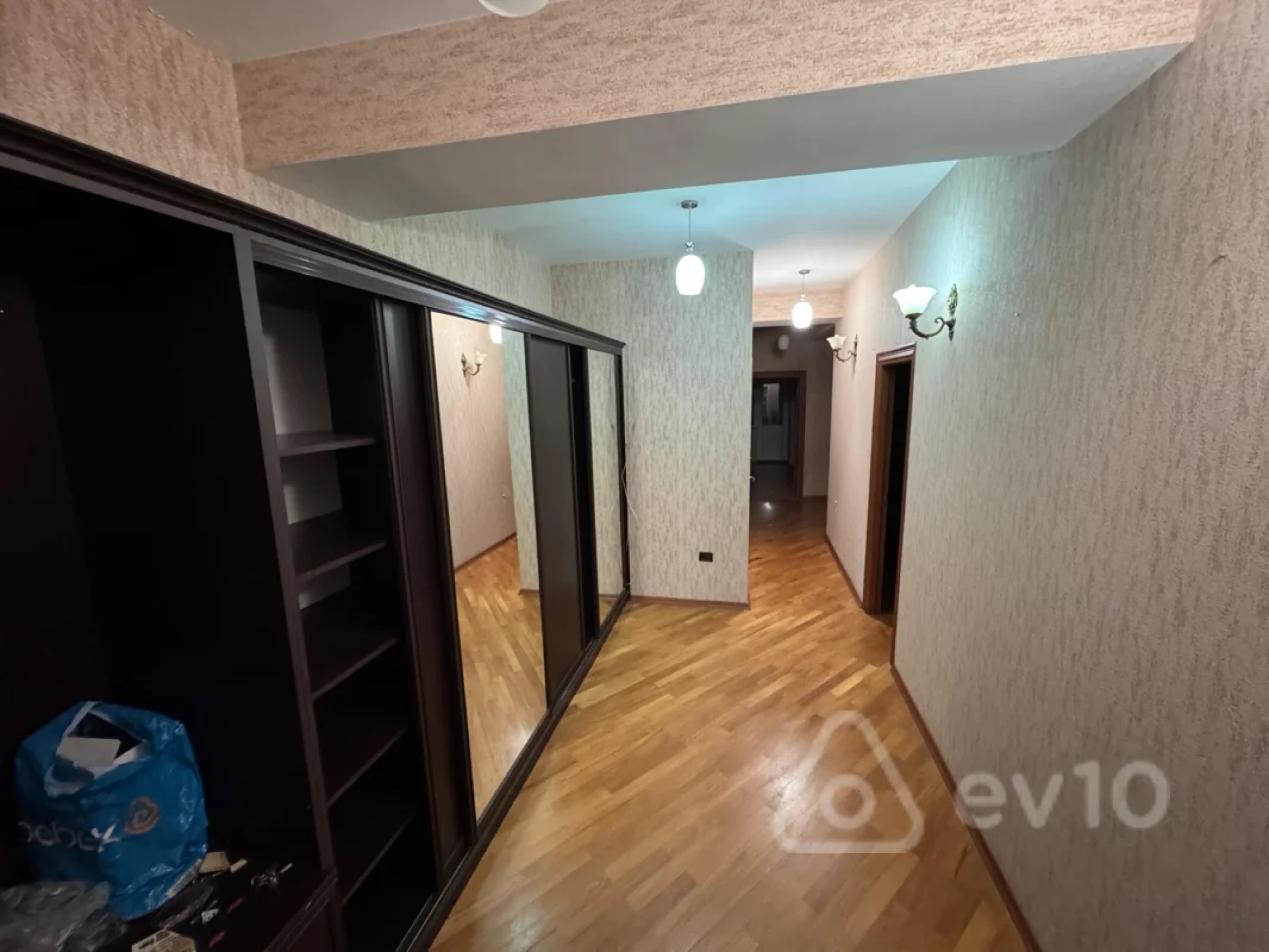 Kirayə verilir 3 otaqlı yeni tikili 100 m²