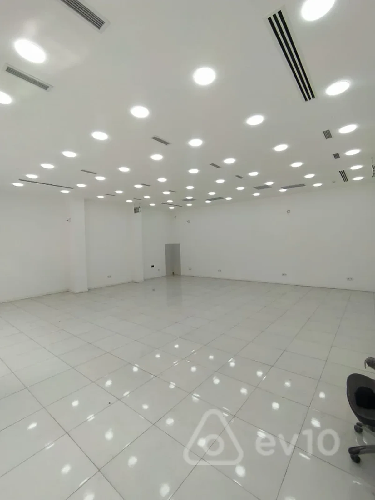 Kirayə verilir mənzil 103 m²