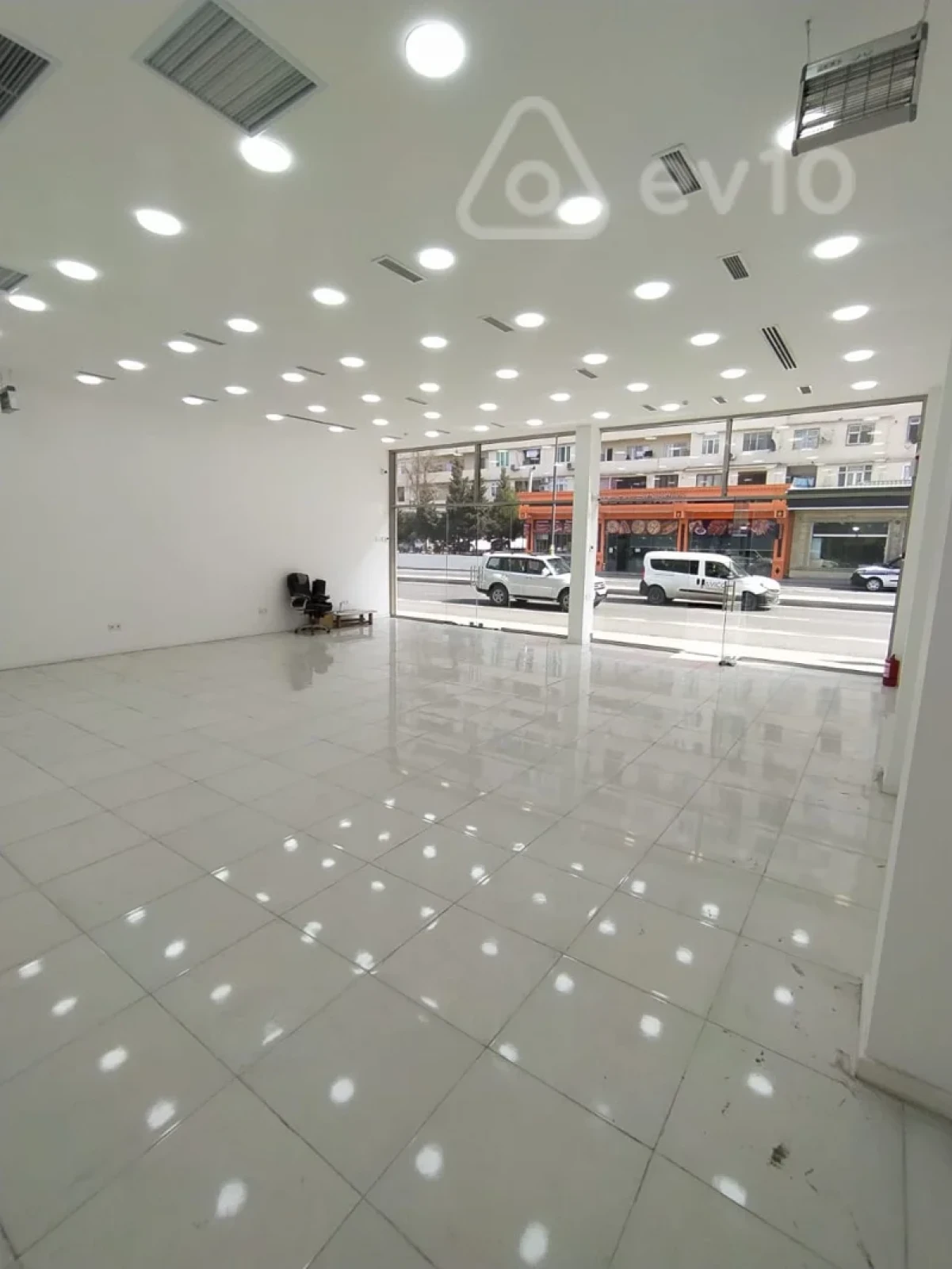 Kirayə verilir mənzil 103 m²