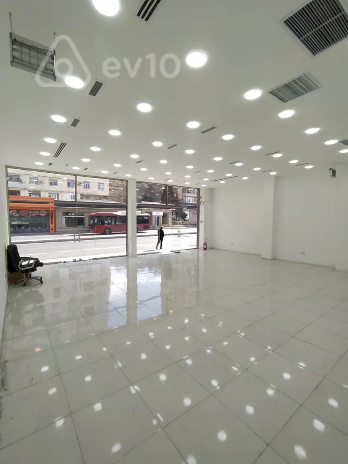 Kirayə verilir mənzil 103 m²