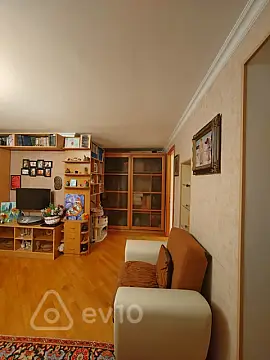 Satılır 2 otaqlı köhnə tikili 62 m²