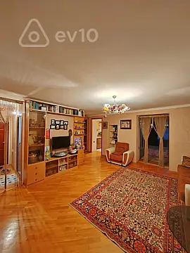 Satılır 2 otaqlı köhnə tikili 62 m²