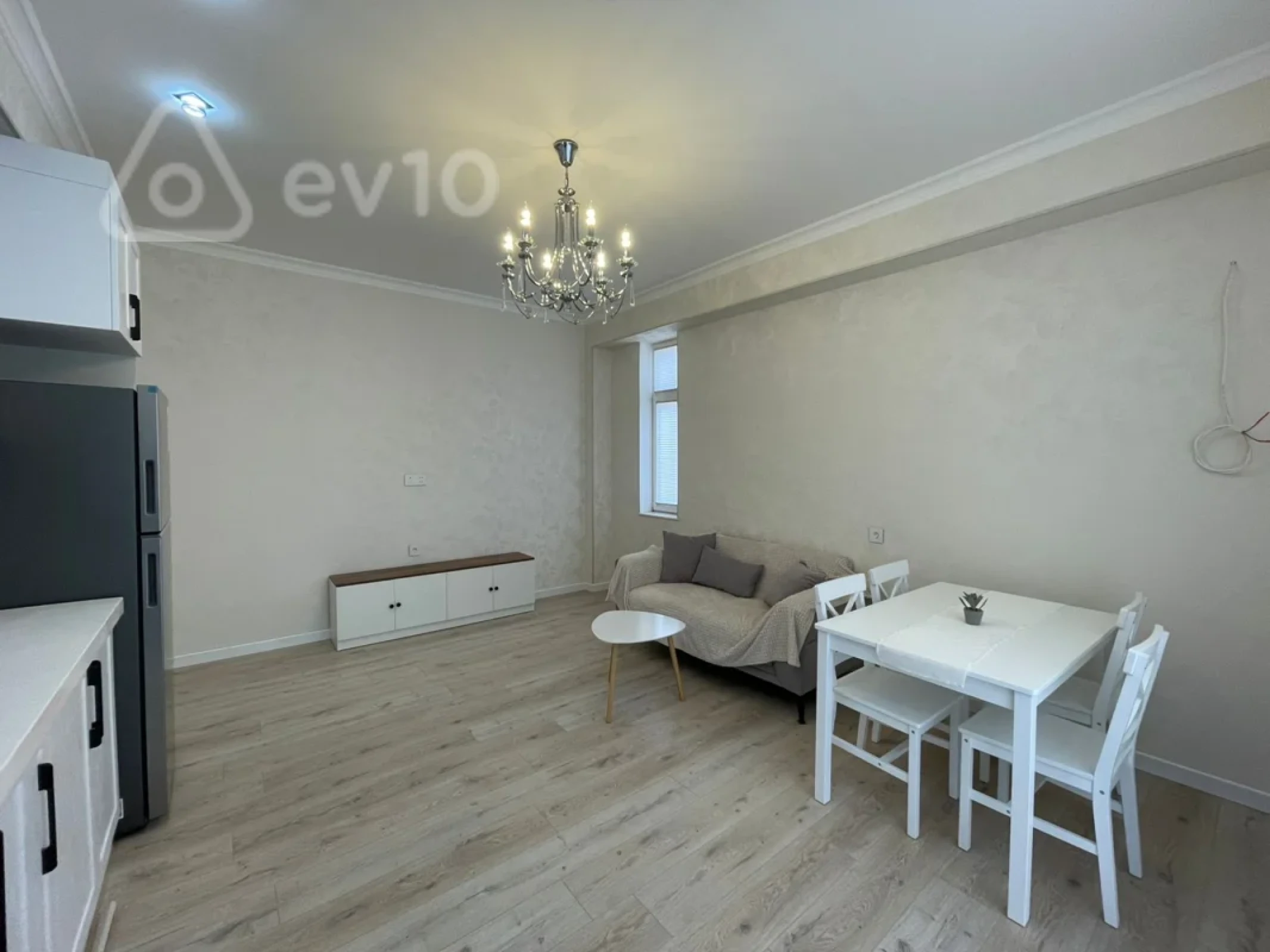 Kirayə verilir 2 otaqlı yeni tikili 65 m²