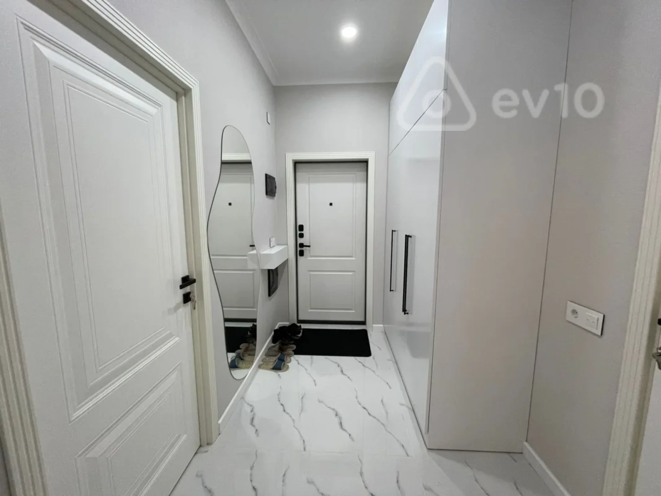 Kirayə verilir 2 otaqlı yeni tikili 65 m²