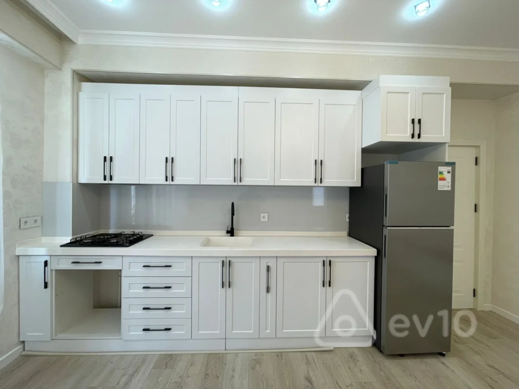 Kirayə verilir 2 otaqlı yeni tikili 65 m²