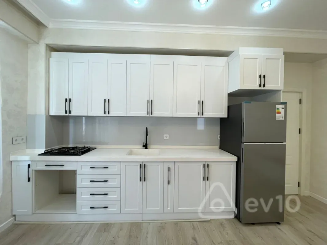 Kirayə verilir 2 otaqlı yeni tikili 65 m²
