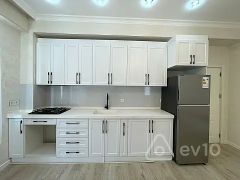 Kirayə verilir 2 otaqlı yeni tikili 65 m²