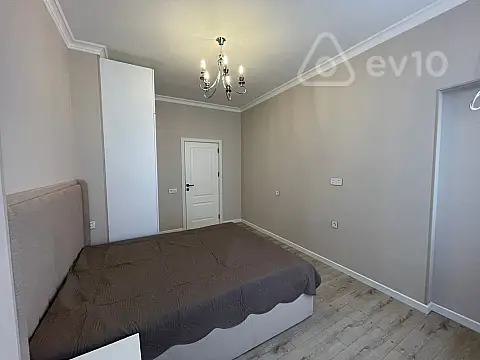 Kirayə verilir 2 otaqlı yeni tikili 65 m²